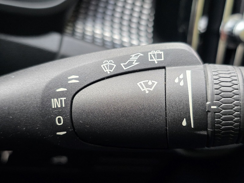 Volvo 2.0 D4 First Edition SUV 5dr Diesel Auto AWD Euro 6 (s/s) (190 ps)