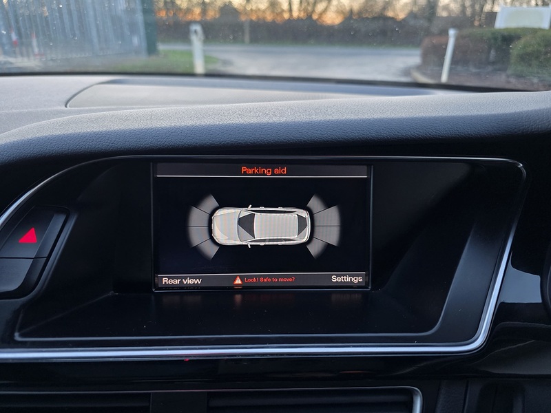 Audi 4.2 FSI V8 Estate 5dr Petrol S Tronic quattro Euro 5 (450 ps)