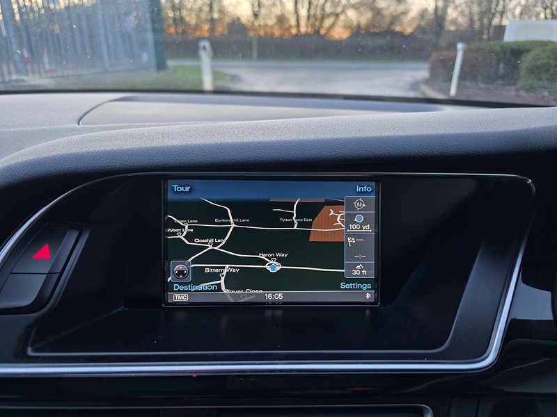 Audi 4.2 FSI V8 Estate 5dr Petrol S Tronic quattro Euro 5 (450 ps)