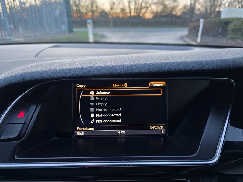 Audi 4.2 FSI V8 Estate 5dr Petrol S Tronic quattro Euro 5 (450 ps)