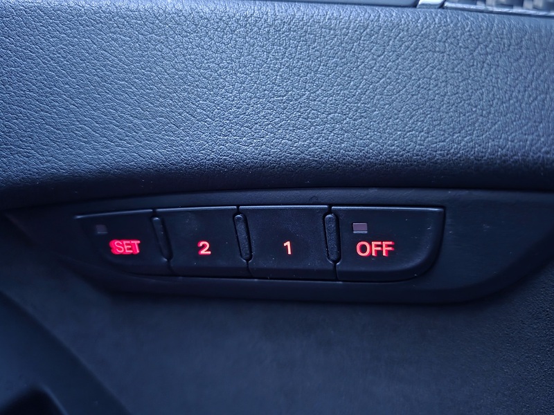 Audi 4.2 FSI V8 Estate 5dr Petrol S Tronic quattro Euro 5 (450 ps)