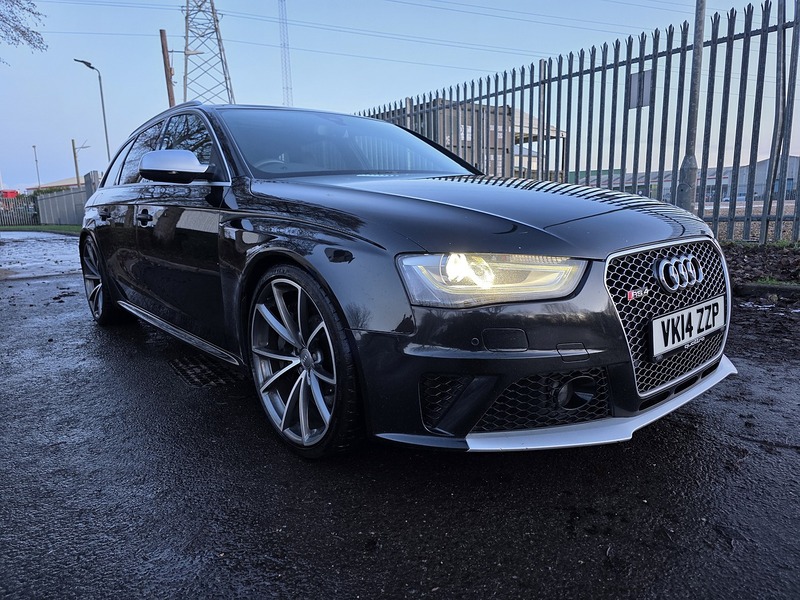 Audi 4.2 FSI V8 Estate 5dr Petrol S Tronic quattro Euro 5 (450 ps)