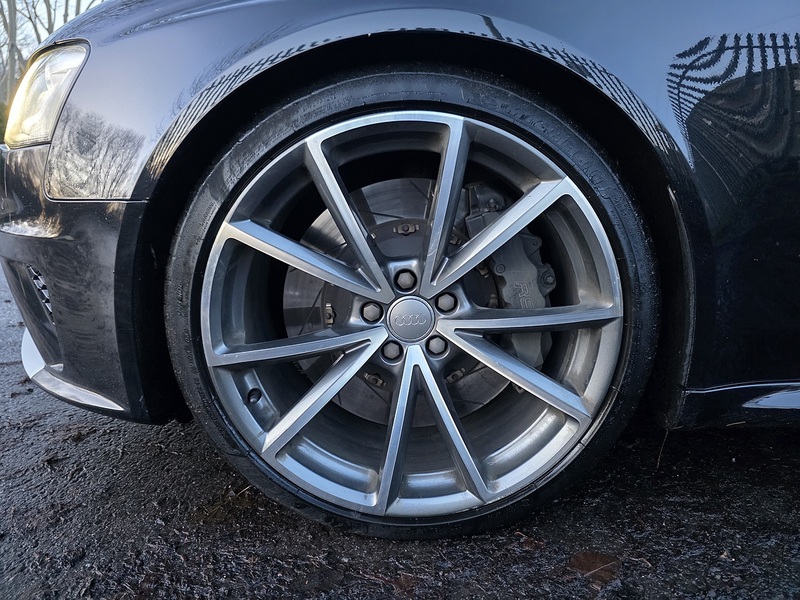 Audi 4.2 FSI V8 Estate 5dr Petrol S Tronic quattro Euro 5 (450 ps)