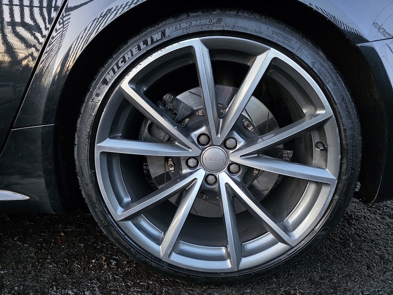 Audi 4.2 FSI V8 Estate 5dr Petrol S Tronic quattro Euro 5 (450 ps)