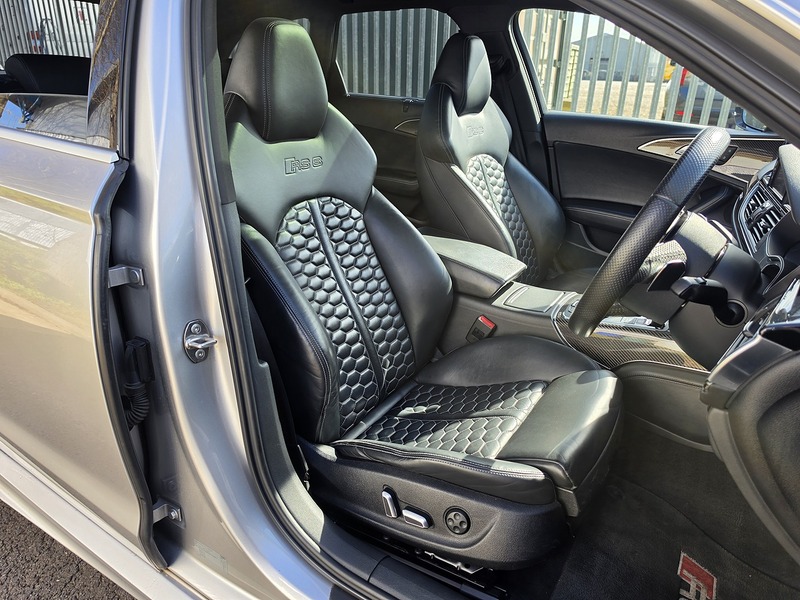 Audi 4.0 TFSI V8 Estate 5dr Petrol Tiptronic quattro Euro 5 (s/s) (560 ps)