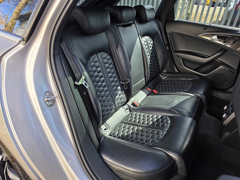Audi 4.0 TFSI V8 Estate 5dr Petrol Tiptronic quattro Euro 5 (s/s) (560 ps)