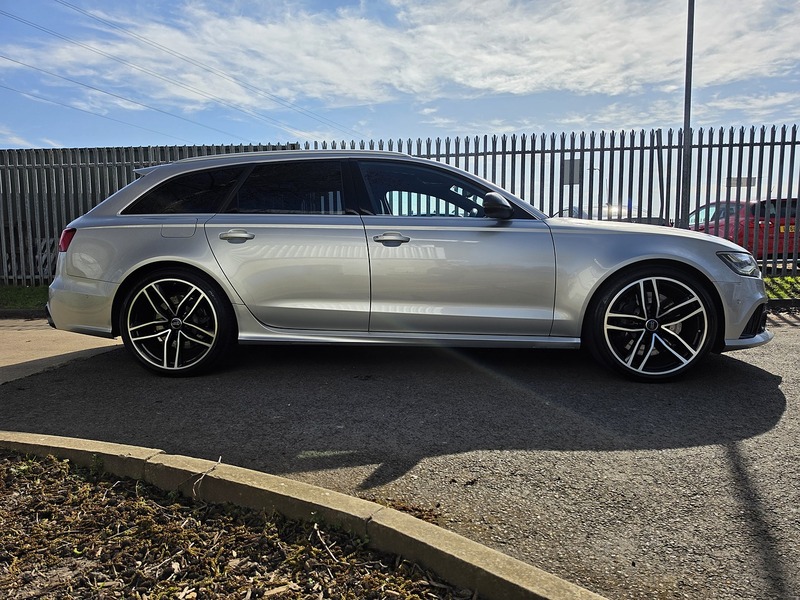 Audi 4.0 TFSI V8 Estate 5dr Petrol Tiptronic quattro Euro 5 (s/s) (560 ps)