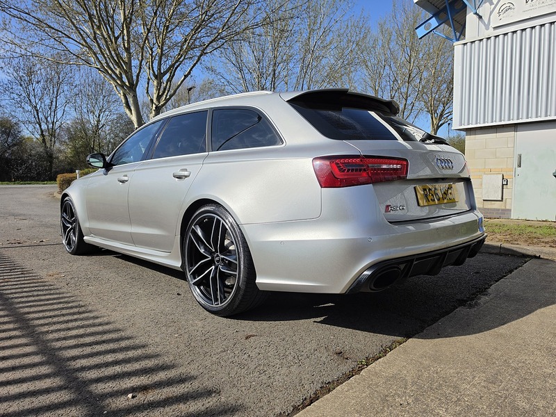 Audi 4.0 TFSI V8 Estate 5dr Petrol Tiptronic quattro Euro 5 (s/s) (560 ps)