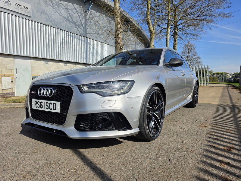Audi 4.0 TFSI V8 Estate 5dr Petrol Tiptronic quattro Euro 5 (s/s) (560 ps)
