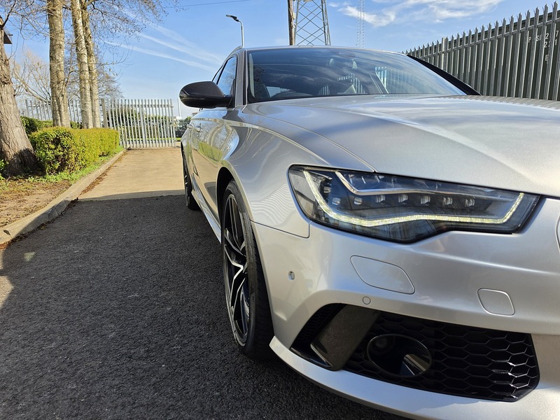 Audi 4.0 TFSI V8 Estate 5dr Petrol Tiptronic quattro Euro 5 (s/s) (560 ps)
