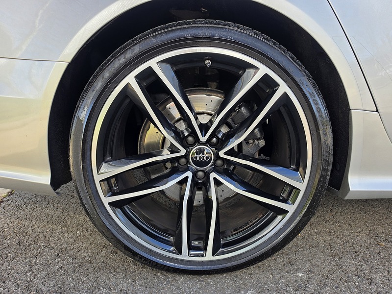 Audi 4.0 TFSI V8 Estate 5dr Petrol Tiptronic quattro Euro 5 (s/s) (560 ps)
