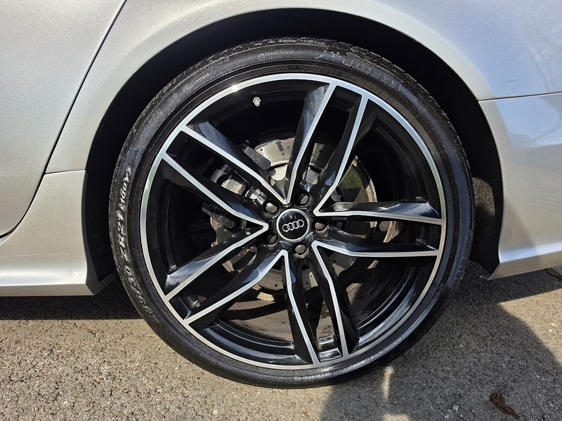 Audi 4.0 TFSI V8 Estate 5dr Petrol Tiptronic quattro Euro 5 (s/s) (560 ps)