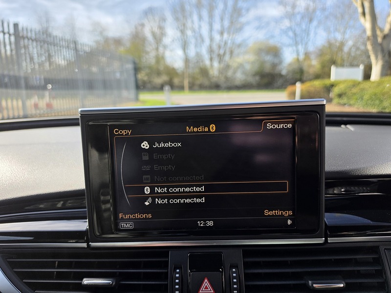 Audi 4.0 TFSI V8 Estate 5dr Petrol Tiptronic quattro Euro 5 (s/s) (560 ps)