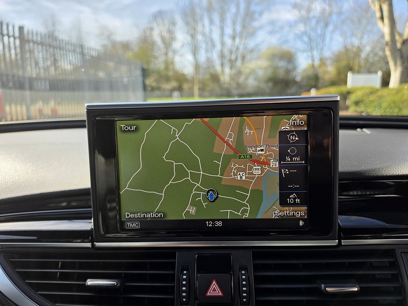 Audi 4.0 TFSI V8 Estate 5dr Petrol Tiptronic quattro Euro 5 (s/s) (560 ps)