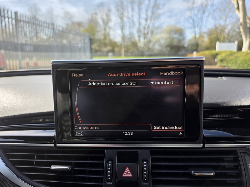 Audi 4.0 TFSI V8 Estate 5dr Petrol Tiptronic quattro Euro 5 (s/s) (560 ps)