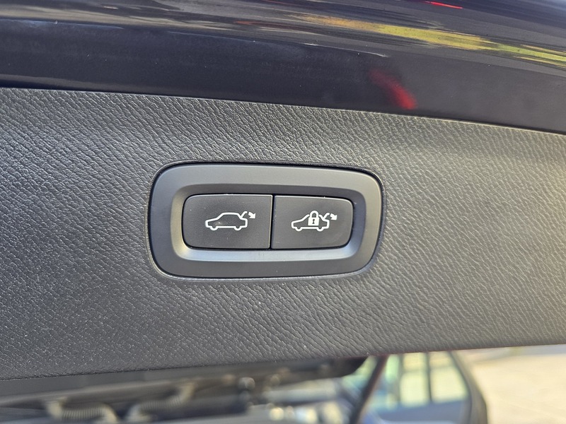 Volvo D5 Powerpulse Inscription Pro Awd 2.0 5dr Estate Automatic Diesel