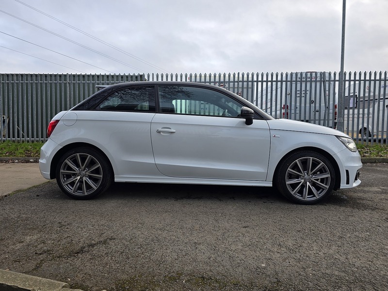 Audi 1.6 TDI S line Style Edition Hatchback 3dr Diesel Manual Euro 5 (s/s) (105 ps)