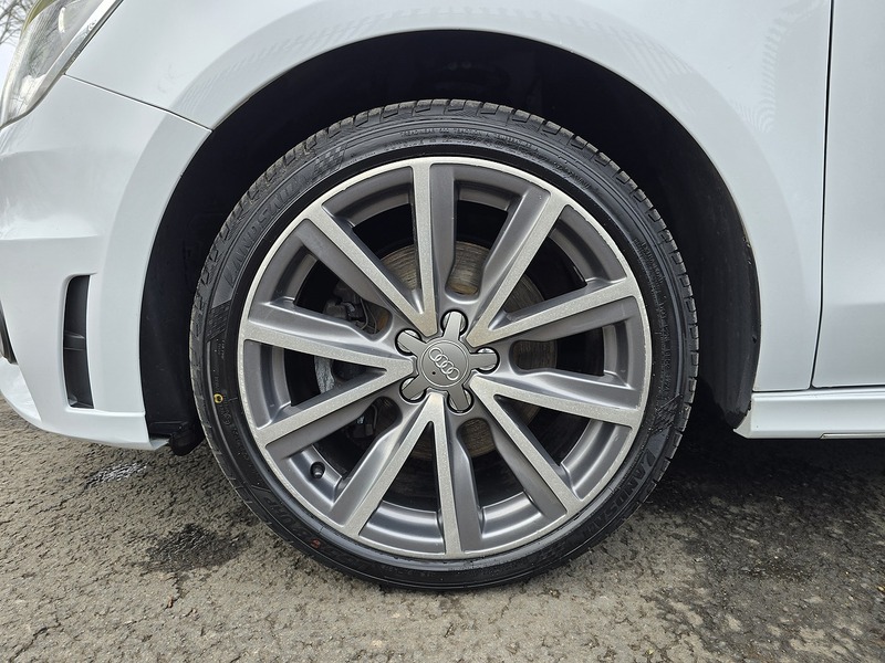 Audi 1.6 TDI S line Style Edition Hatchback 3dr Diesel Manual Euro 5 (s/s) (105 ps)