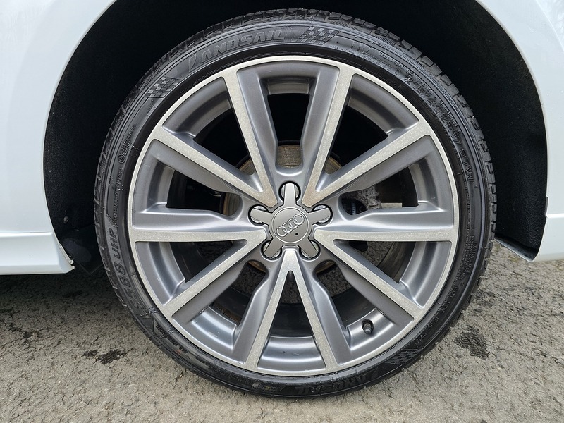 Audi 1.6 TDI S line Style Edition Hatchback 3dr Diesel Manual Euro 5 (s/s) (105 ps)