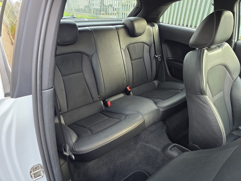 Audi 1.6 TDI S line Style Edition Hatchback 3dr Diesel Manual Euro 5 (s/s) (105 ps)