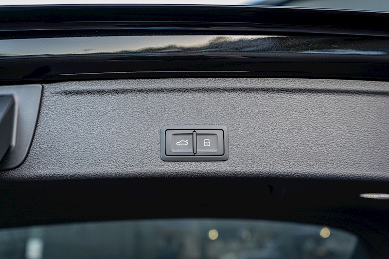 Audi 2.0 TDI 40 Black Edition Estate 5dr Diesel S Tronic quattro Euro 6 (s/s) (204 ps)