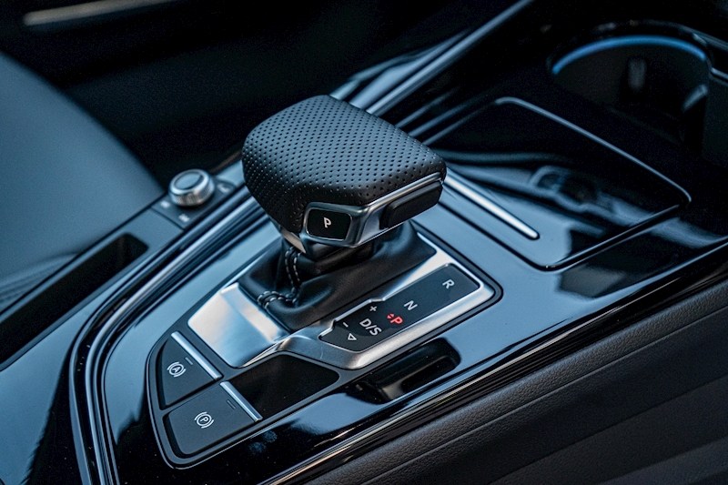 Audi 2.0 TDI 40 Black Edition Estate 5dr Diesel S Tronic quattro Euro 6 (s/s) (204 ps)