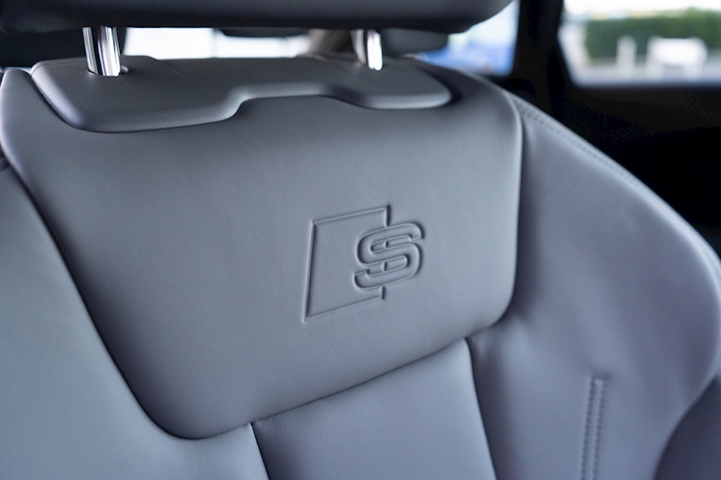 Audi 2.0 TDI 40 Black Edition Estate 5dr Diesel S Tronic quattro Euro 6 (s/s) (204 ps)