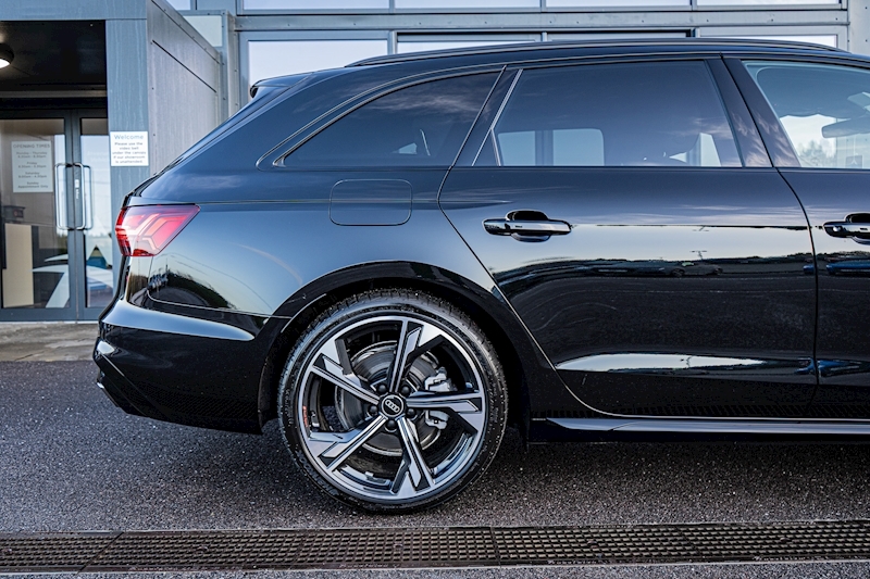 Audi 2.0 TDI 40 Black Edition Estate 5dr Diesel S Tronic quattro Euro 6 (s/s) (204 ps)