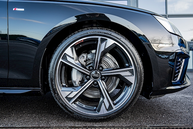 Audi 2.0 TDI 40 Black Edition Estate 5dr Diesel S Tronic quattro Euro 6 (s/s) (204 ps)