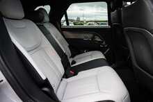 Land Rover 3.0 D300 MHEV Dynamic SE SUV 5dr Diesel Auto 4WD Euro 6 (s/s) (300 ps)