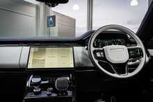 Land Rover 3.0 D300 MHEV Dynamic SE SUV 5dr Diesel Auto 4WD Euro 6 (s/s) (300 ps)