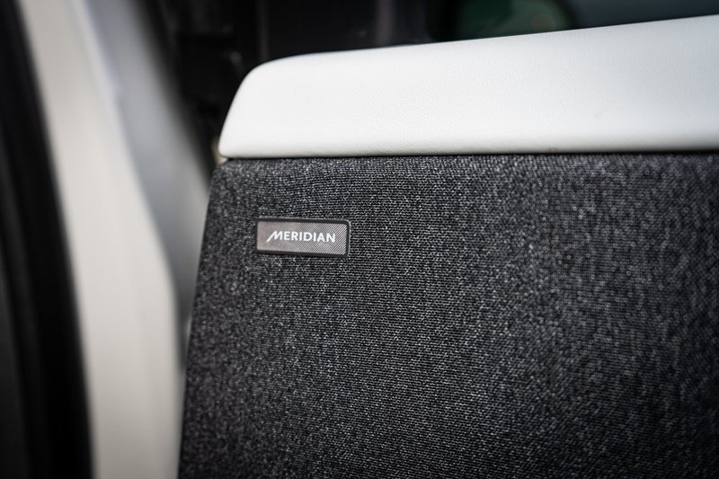 Land Rover 3.0 D300 MHEV Dynamic SE SUV 5dr Diesel Auto 4WD Euro 6 (s/s) (300 ps)