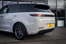 Land Rover 3.0 D300 MHEV Dynamic SE SUV 5dr Diesel Auto 4WD Euro 6 (s/s) (300 ps)