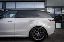 Land Rover 3.0 D300 MHEV Dynamic SE SUV 5dr Diesel Auto 4WD Euro 6 (s/s) (300 ps)