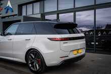 Land Rover 3.0 D300 MHEV Dynamic SE SUV 5dr Diesel Auto 4WD Euro 6 (s/s) (300 ps)