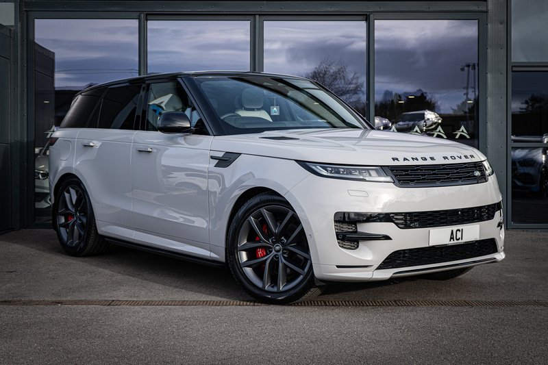 Land Rover 3.0 D300 MHEV Dynamic SE SUV 5dr Diesel Auto 4WD Euro 6 (s/s) (300 ps)