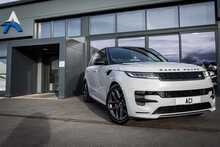 Land Rover 3.0 D300 MHEV Dynamic SE SUV 5dr Diesel Auto 4WD Euro 6 (s/s) (300 ps)