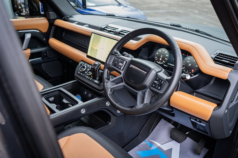 Land Rover 3.0 D250 MHEV X-Dynamic HSE SUV 5dr Diesel Auto 4WD Euro 6 (s/s) (250 ps)