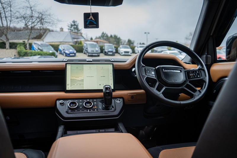 Land Rover 3.0 D250 MHEV X-Dynamic HSE SUV 5dr Diesel Auto 4WD Euro 6 (s/s) (250 ps)