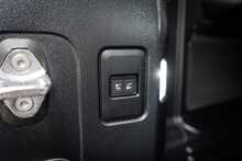 Land Rover 3.0 D250 MHEV X-Dynamic HSE SUV 5dr Diesel Auto 4WD Euro 6 (s/s) (250 ps)