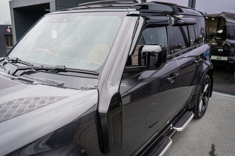 Land Rover 3.0 D250 MHEV X-Dynamic HSE SUV 5dr Diesel Auto 4WD Euro 6 (s/s) (250 ps)