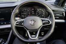 Volkswagen 3.0 TDI V6 Black Edition SUV 5dr Diesel Tiptronic 4Motion Euro 6 (s/s) (286 ps)