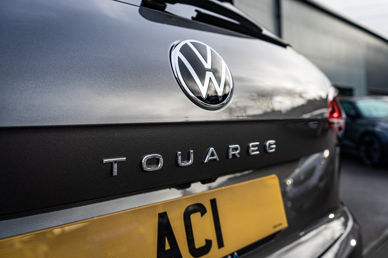 Volkswagen 3.0 TDI V6 Black Edition SUV 5dr Diesel Tiptronic 4Motion Euro 6 (s/s) (286 ps)