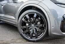 Volkswagen 3.0 TDI V6 Black Edition SUV 5dr Diesel Tiptronic 4Motion Euro 6 (s/s) (286 ps)