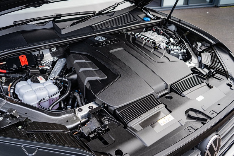 Volkswagen 3.0 TDI V6 Black Edition SUV 5dr Diesel Tiptronic 4Motion Euro 6 (s/s) (286 ps)