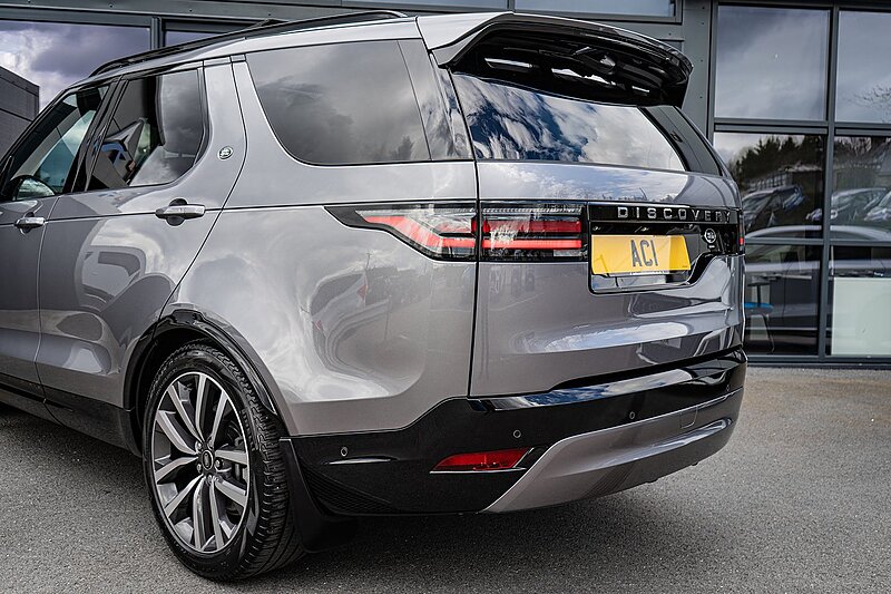 Land Rover 3.0 D300 MHEV R-Dynamic HSE SUV 5dr Diesel Auto 4WD Euro 6 (s/s) (300 ps)