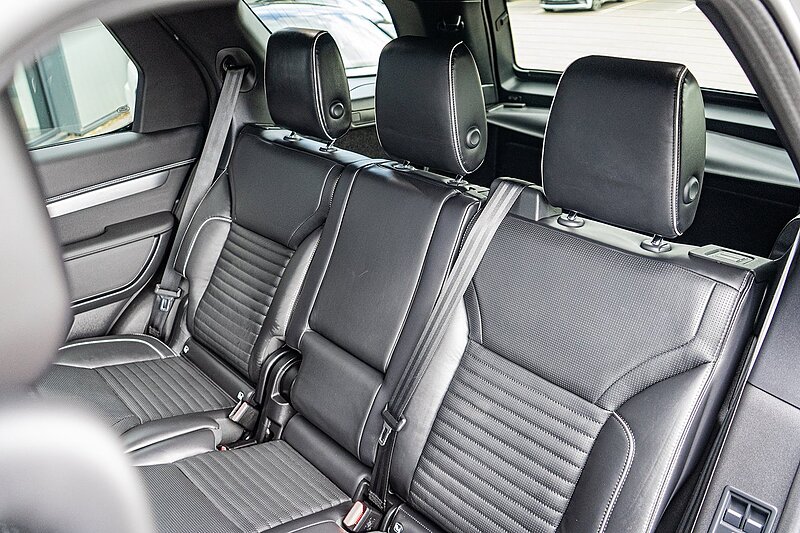 Land Rover 3.0 D300 MHEV R-Dynamic HSE SUV 5dr Diesel Auto 4WD Euro 6 (s/s) (300 ps)