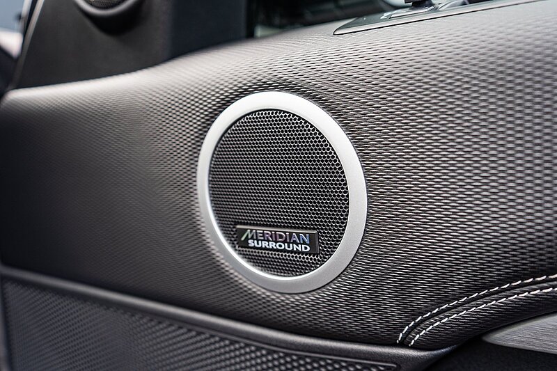 Land Rover 3.0 D300 MHEV R-Dynamic HSE SUV 5dr Diesel Auto 4WD Euro 6 (s/s) (300 ps)