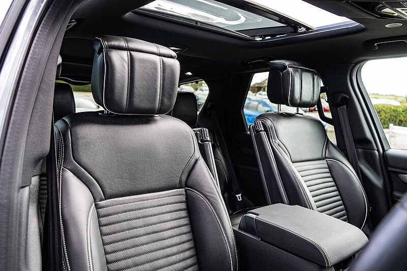 Land Rover 3.0 D300 MHEV R-Dynamic HSE SUV 5dr Diesel Auto 4WD Euro 6 (s/s) (300 ps)