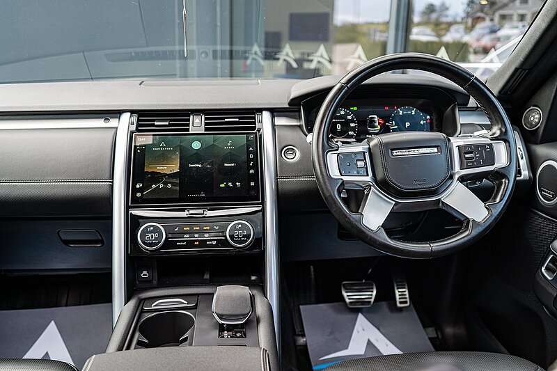 Land Rover 3.0 D300 MHEV R-Dynamic HSE SUV 5dr Diesel Auto 4WD Euro 6 (s/s) (300 ps)